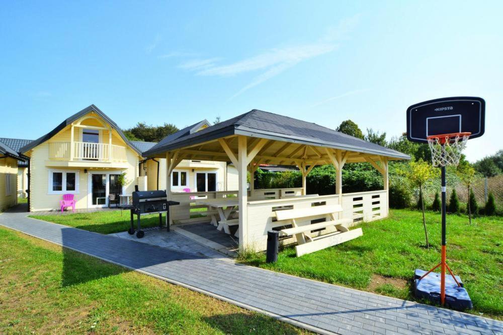 Holiday Resort, Ustronie Morskie Eksteriør billede