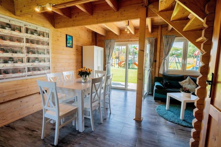 Holiday Resort, Ustronie Morskie Eksteriør billede